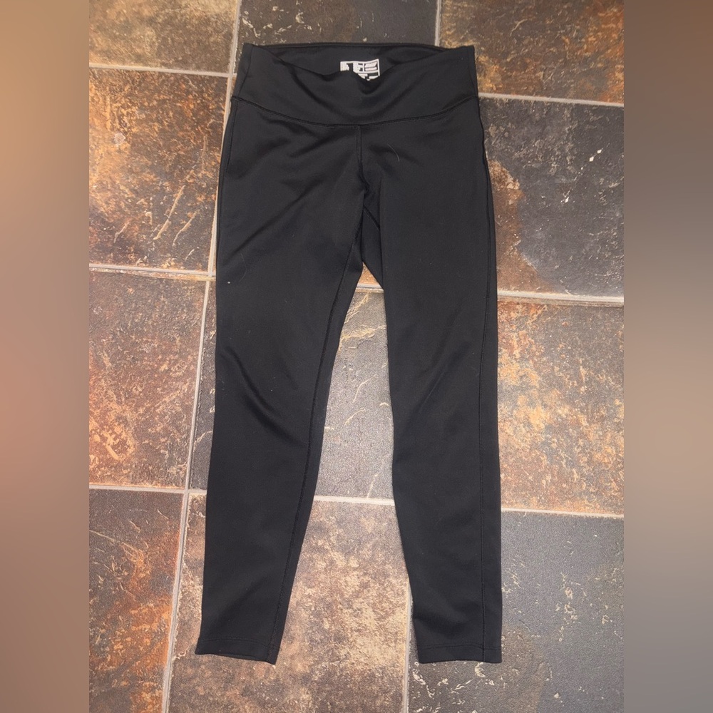 New Balance — Black Leggings
